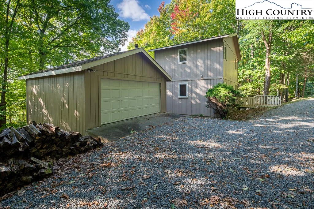 Image number 19 for the current listing