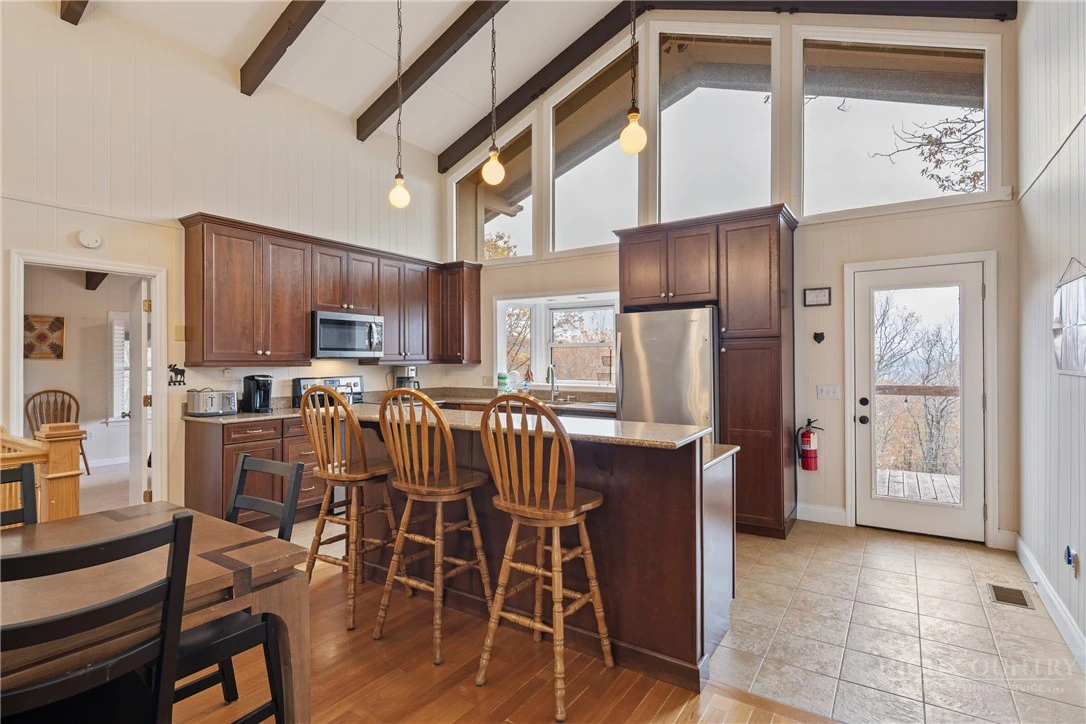 Image number 11 for the current listing