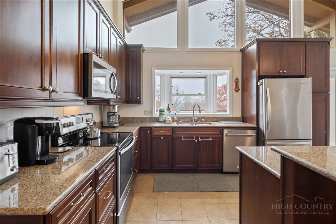 Image number 12 for the current listing