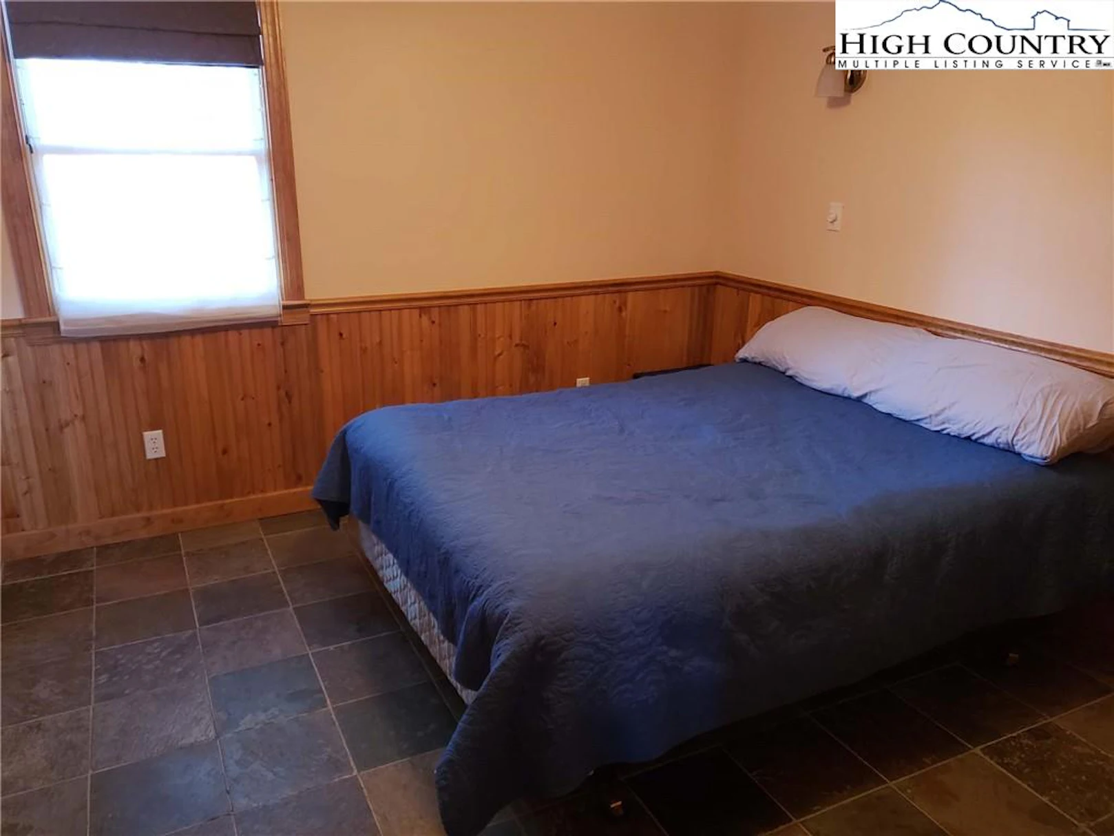 Image number 14 for the current listing