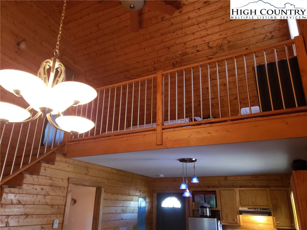 Image number 13 for the current listing