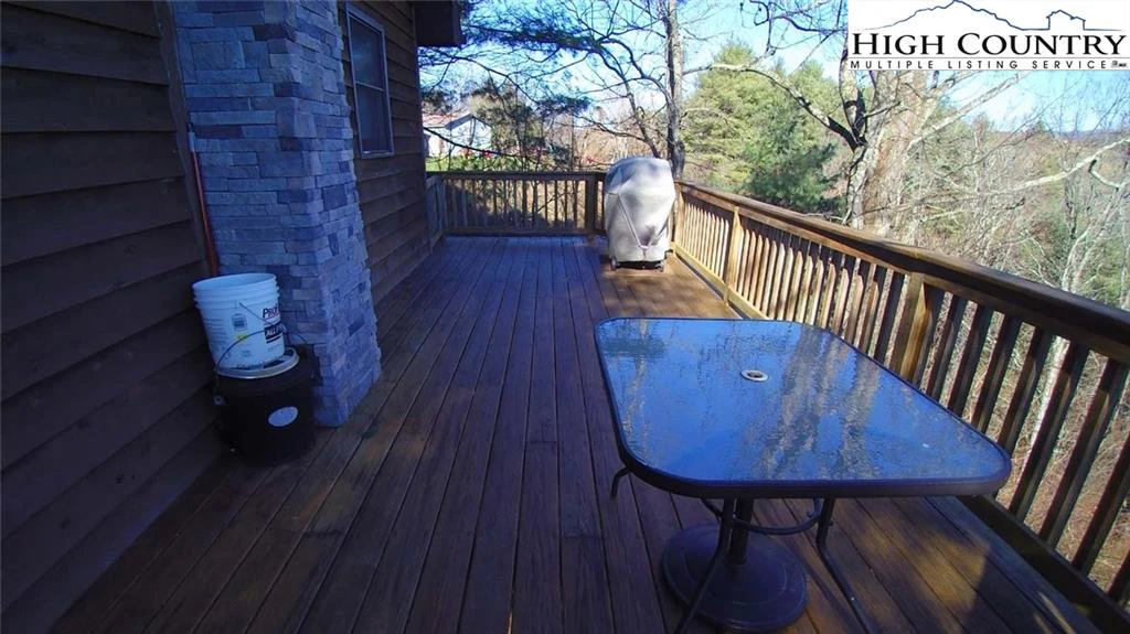 Image number 23 for the current listing