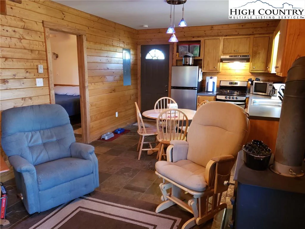 Image number 21 for the current listing