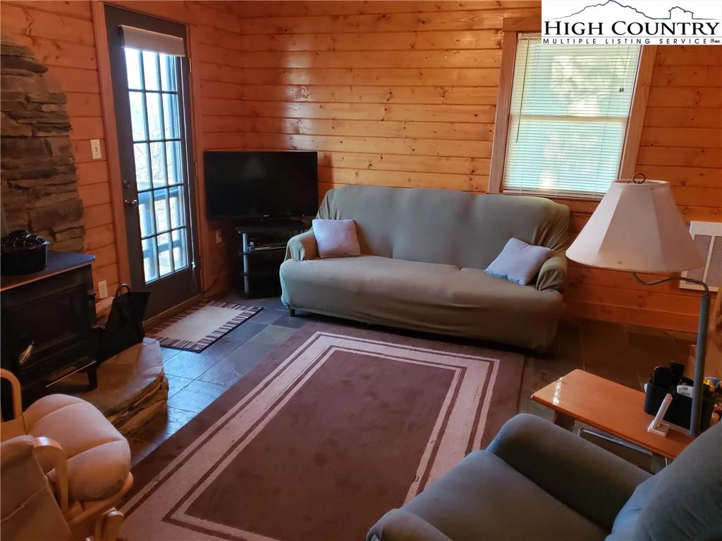Image number 20 for the current listing