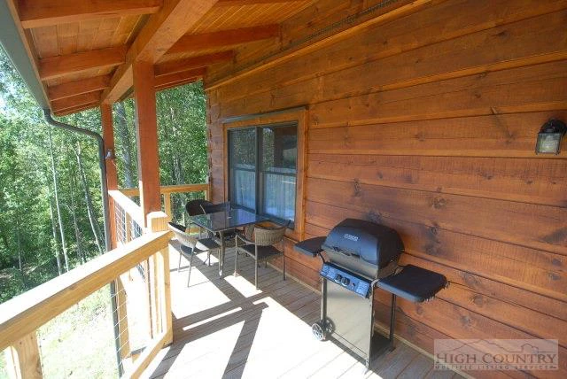 Image number 14 for the current listing