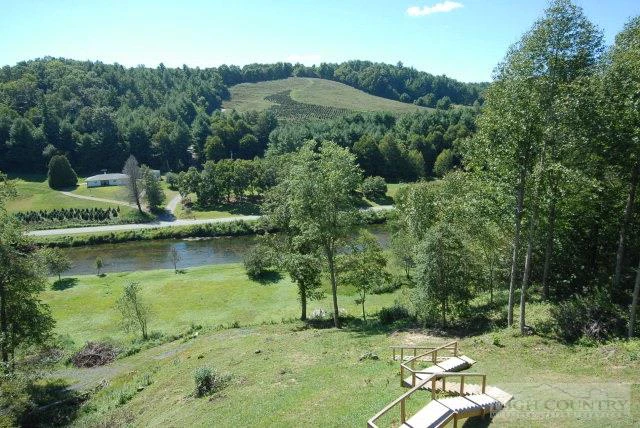 Image number 3 for the current listing