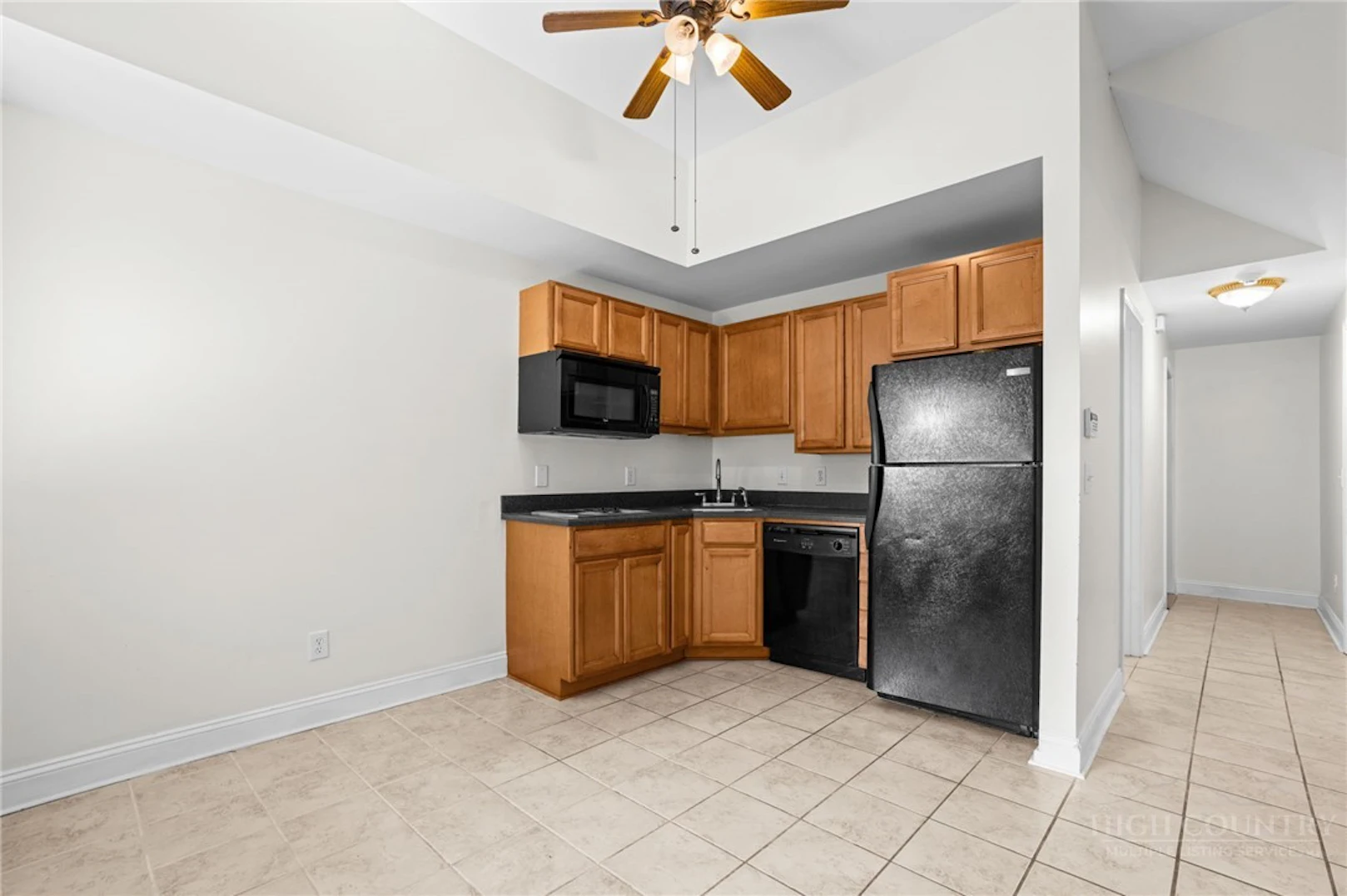 Image number 8 for the current listing
