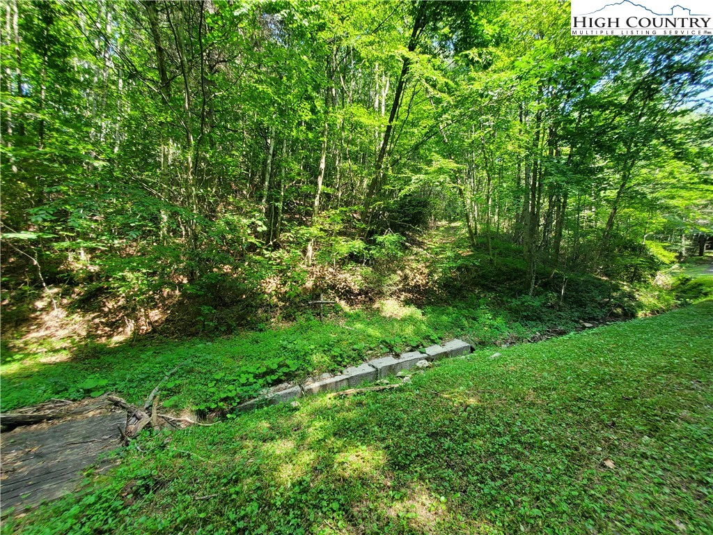 Image number 21 for the current listing