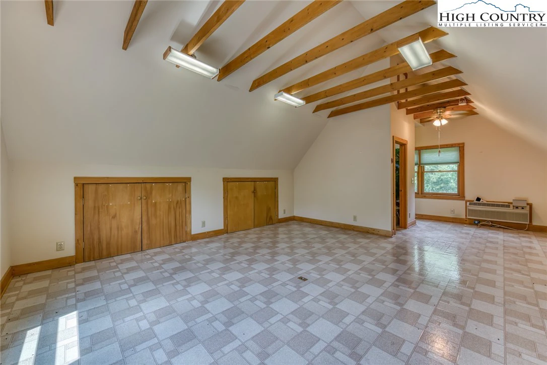Image number 10 for the current listing