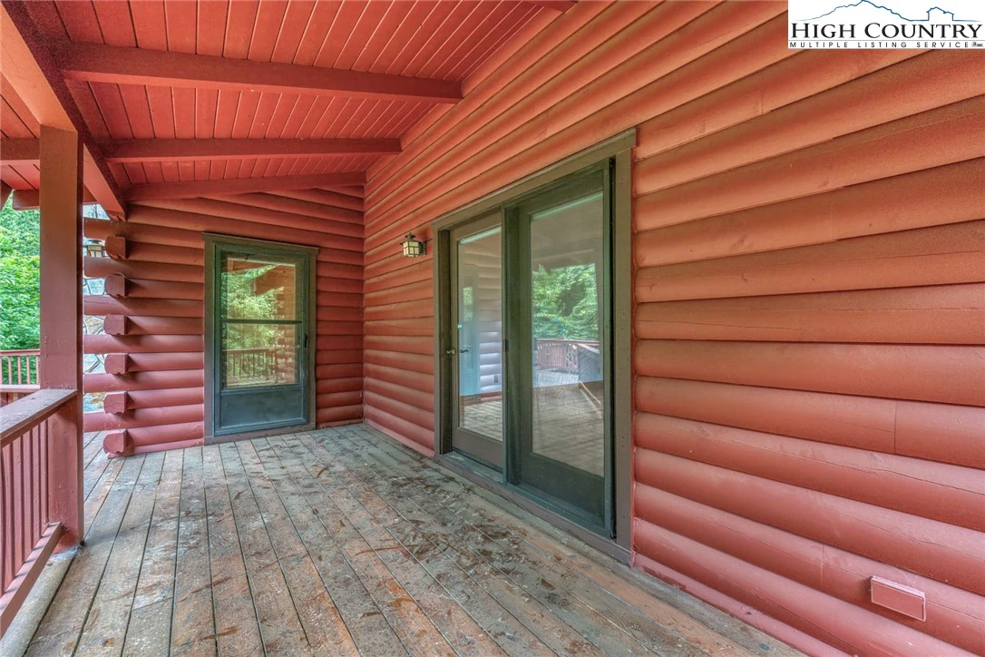 Image number 14 for the current listing