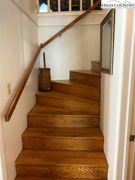 Image number 10 for the current listing