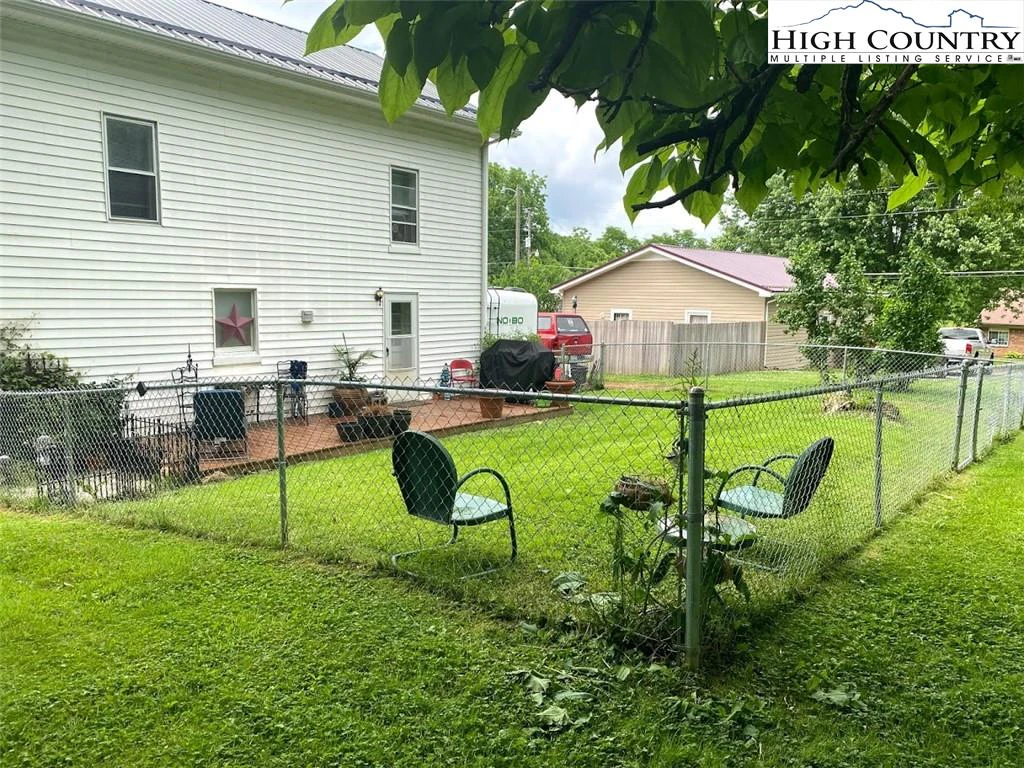 Image number 20 for the current listing
