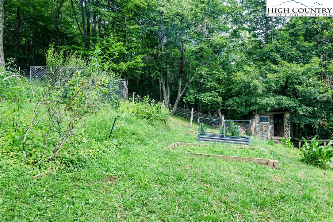 Image number 9 for the current listing