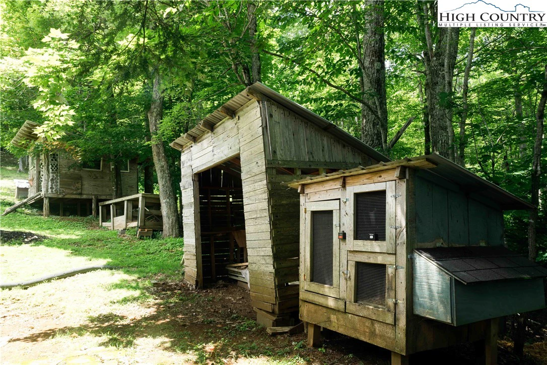 Image number 11 for the current listing