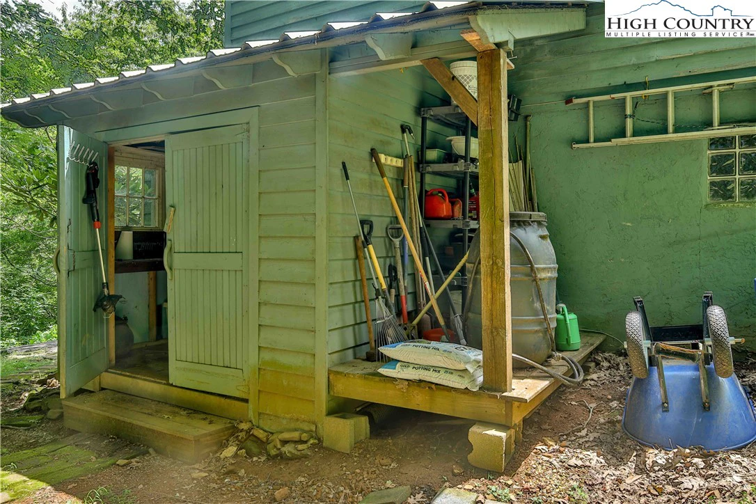 Image number 12 for the current listing