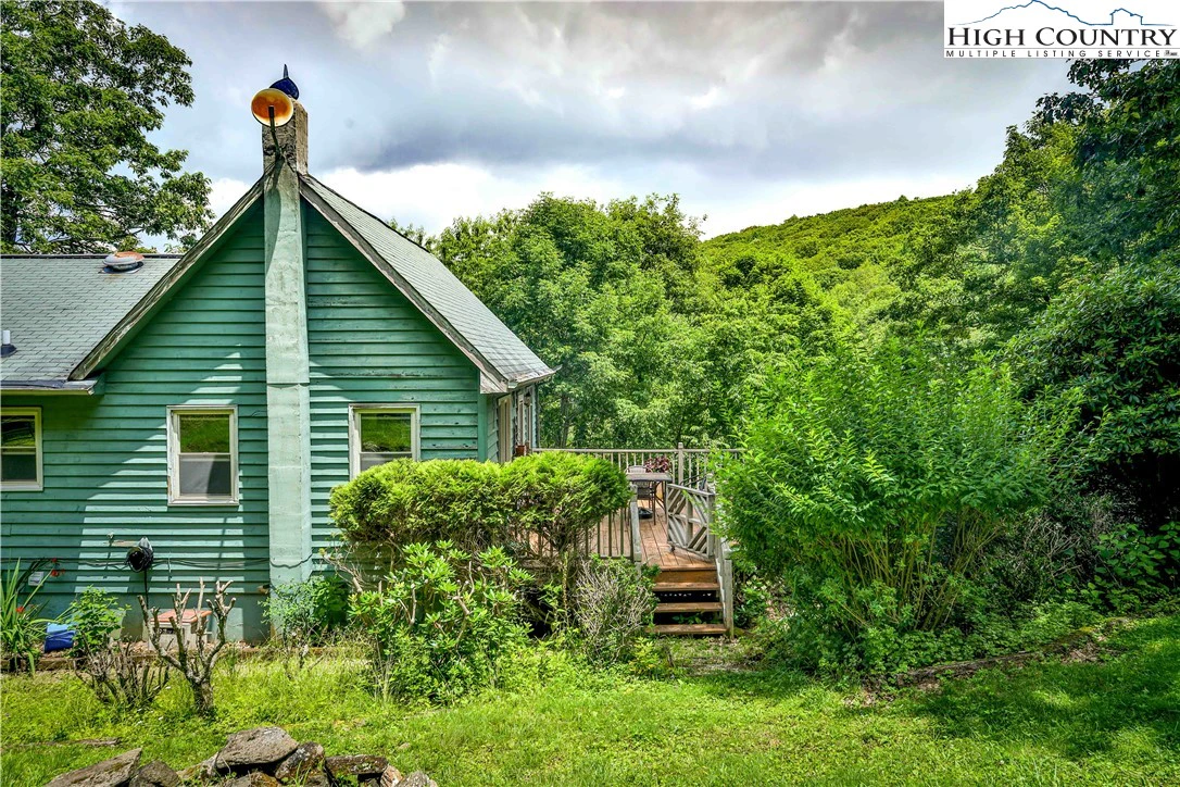 Image number 14 for the current listing