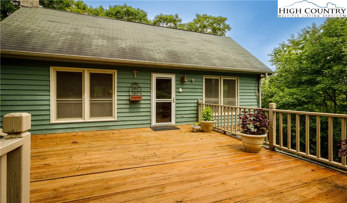 Image number 19 for the current listing