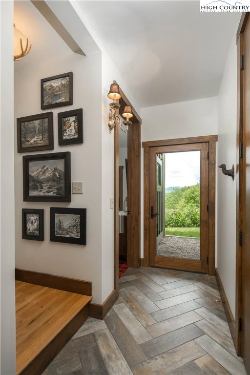 Image number 22 for the current listing