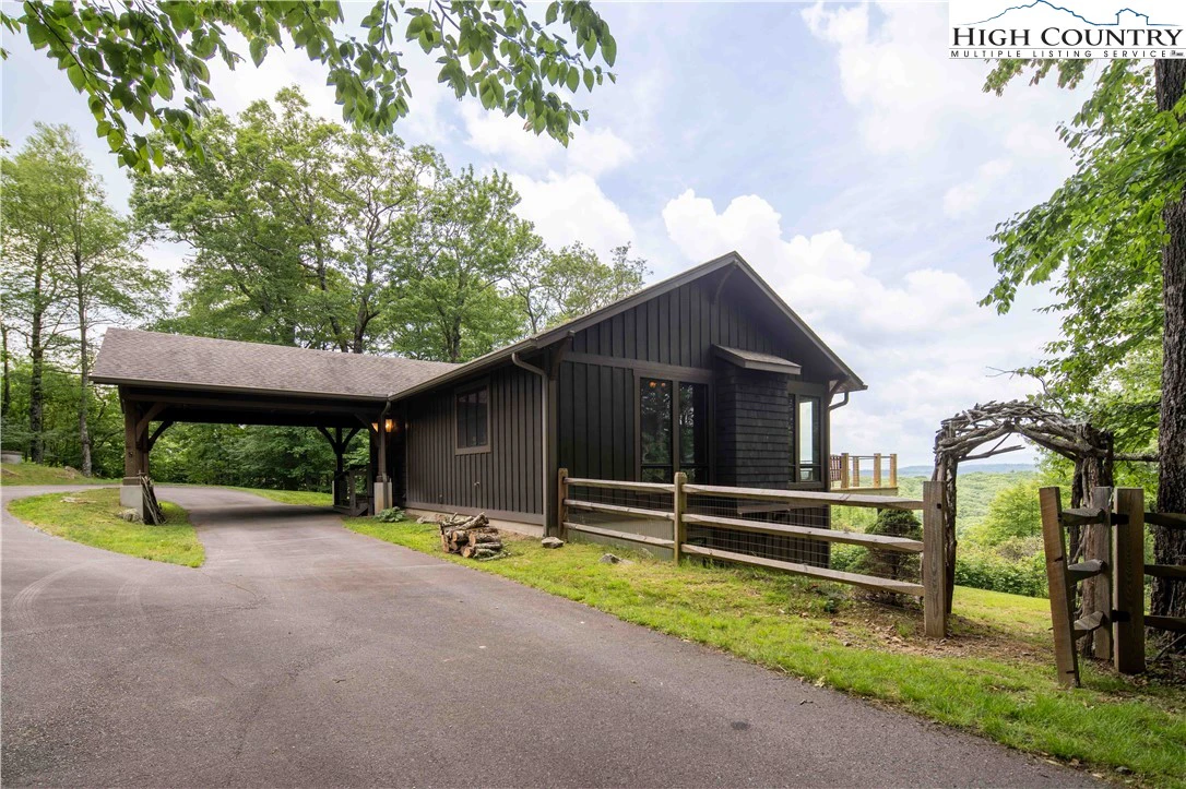 Image number 11 for the current listing