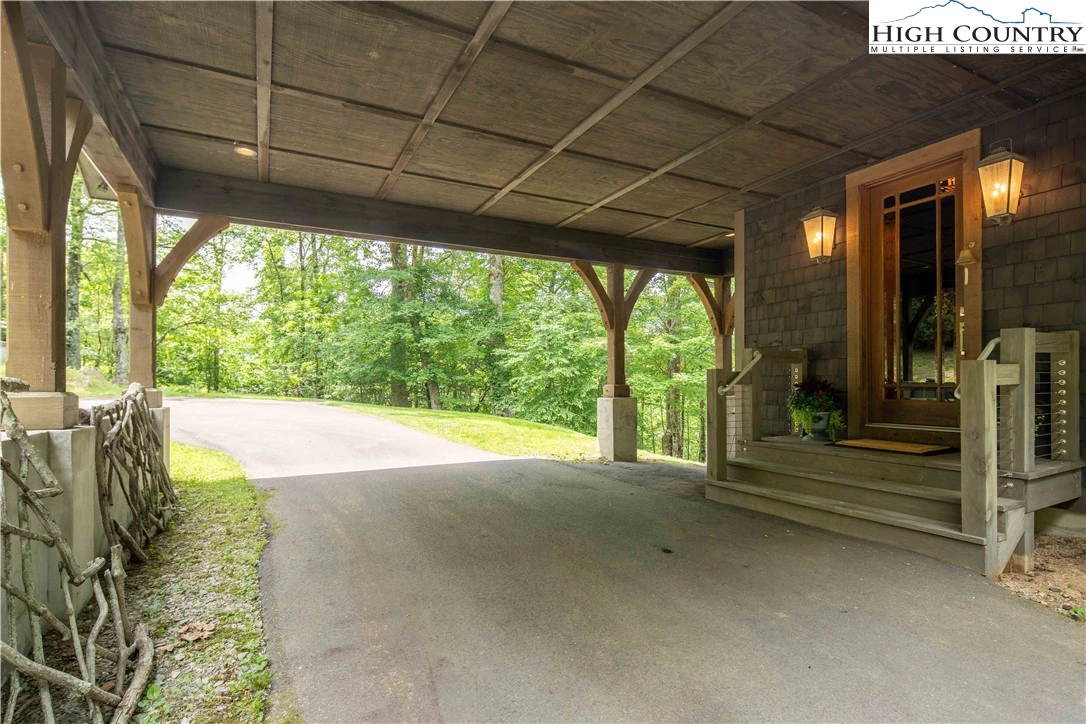Image number 10 for the current listing