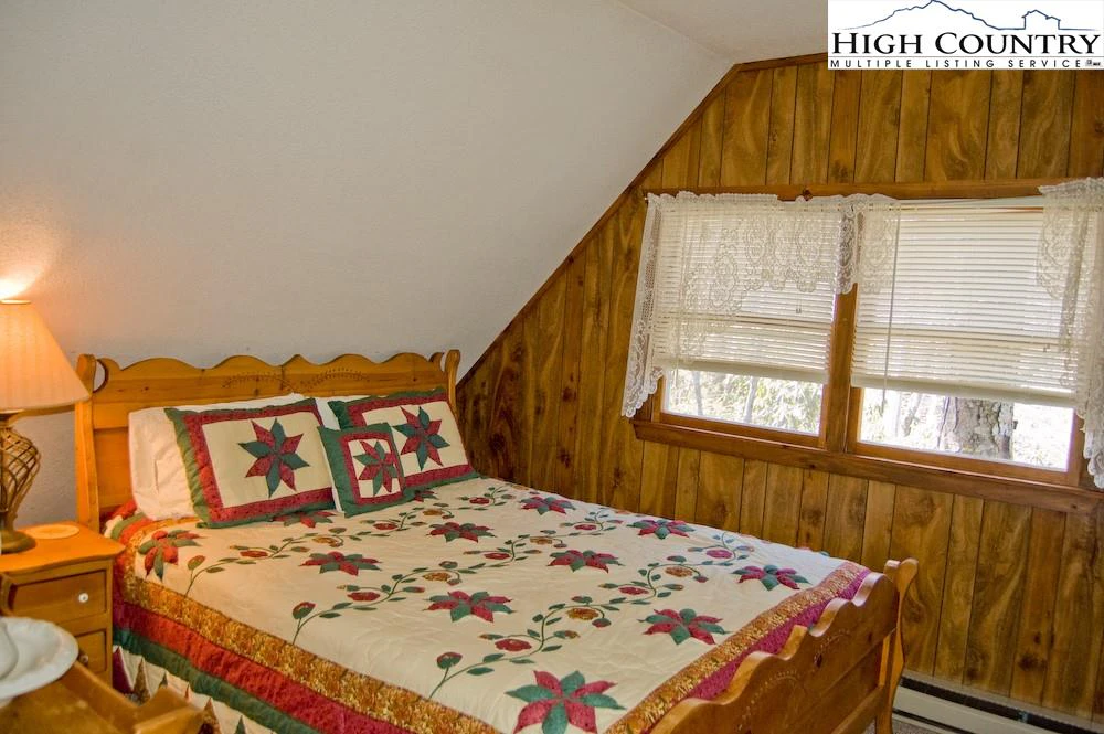 Image number 11 for the current listing