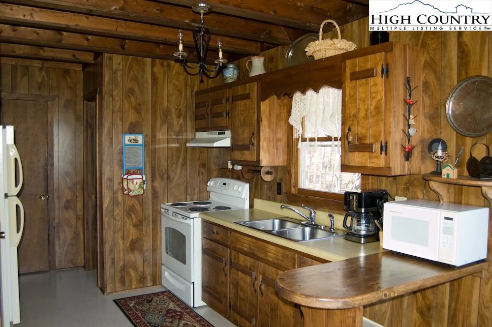 Image number 7 for the current listing
