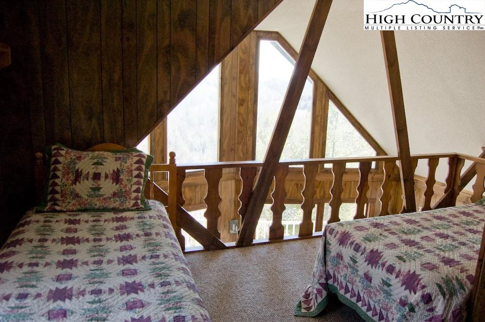 Image number 10 for the current listing