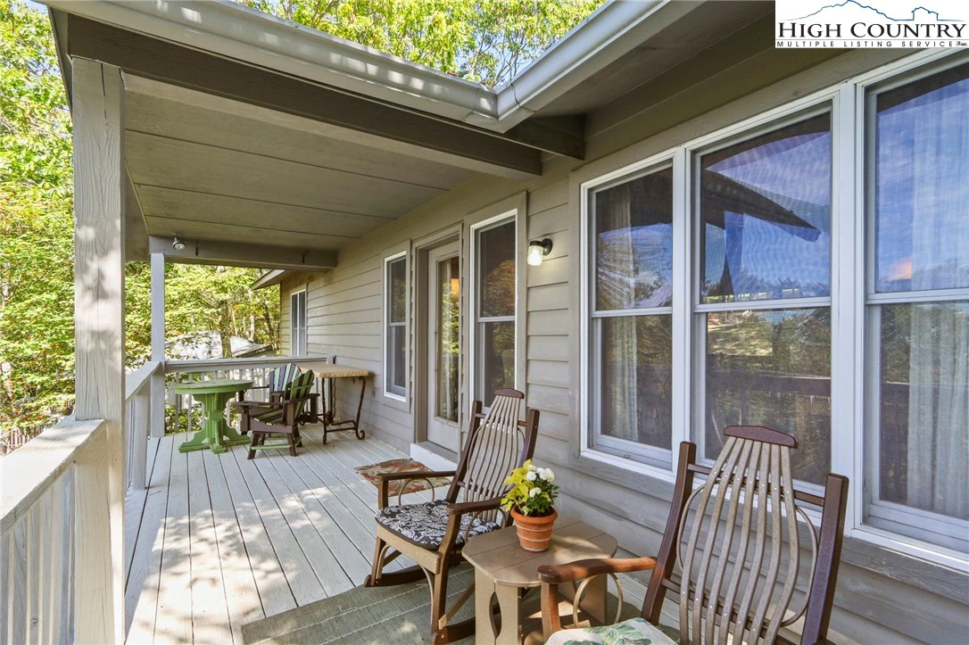 Image number 6 for the current listing