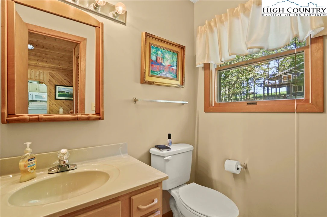 Image number 8 for the current listing