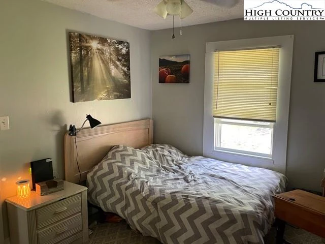 Image number 13 for the current listing