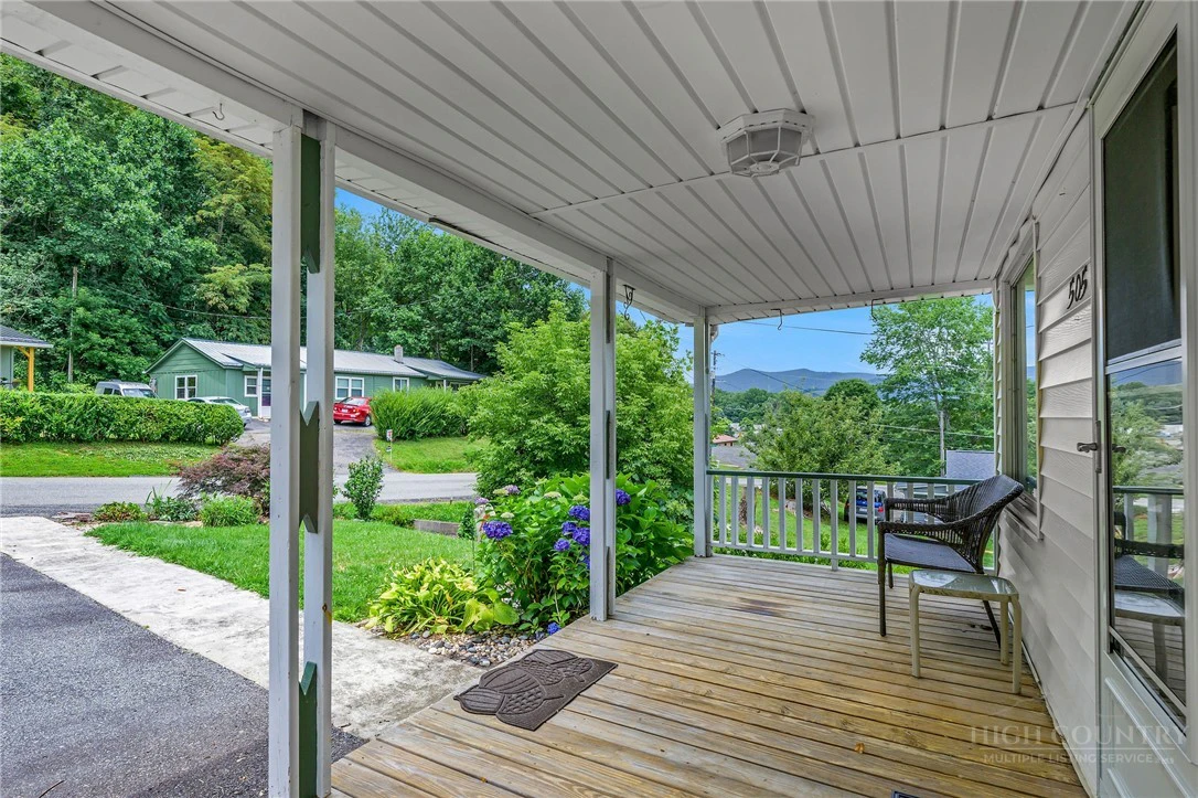 Image number 9 for the current listing
