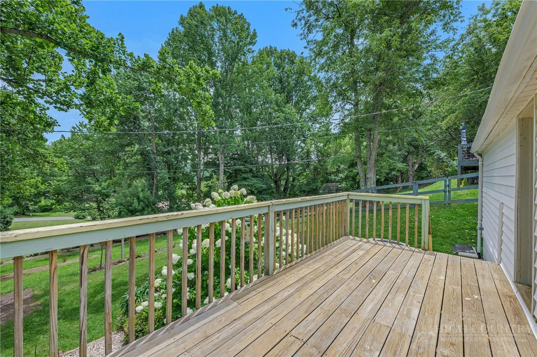Image number 19 for the current listing