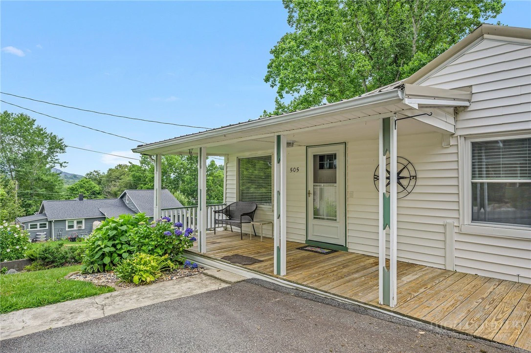 Image number 7 for the current listing