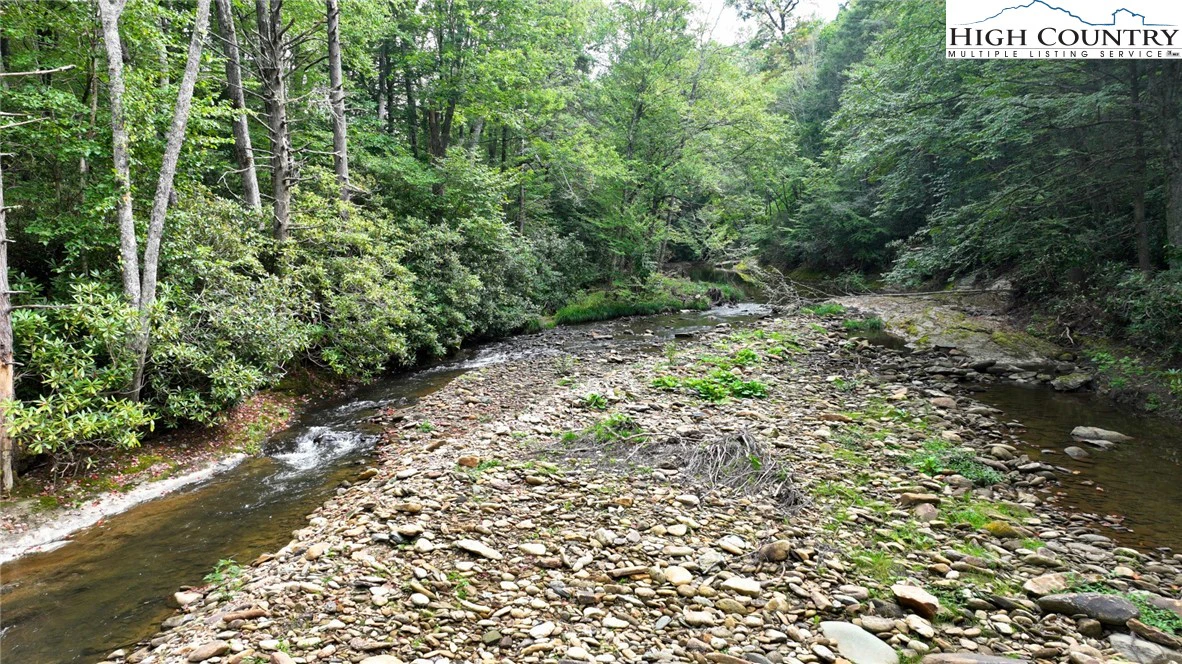 Image number 21 for the current listing