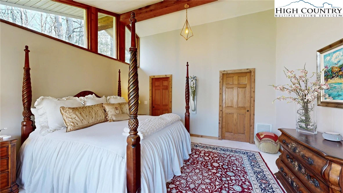 Image number 6 for the current listing