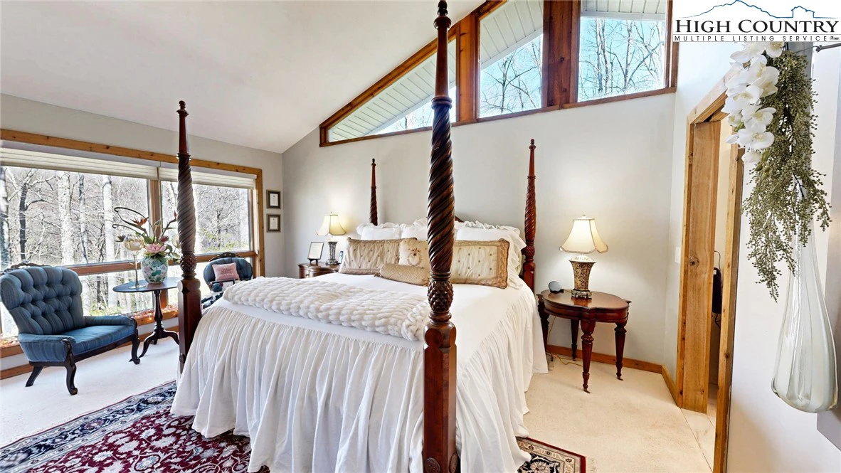 Image number 5 for the current listing
