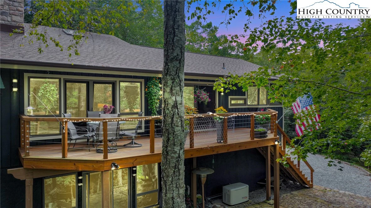 Image number 1 for the current listing