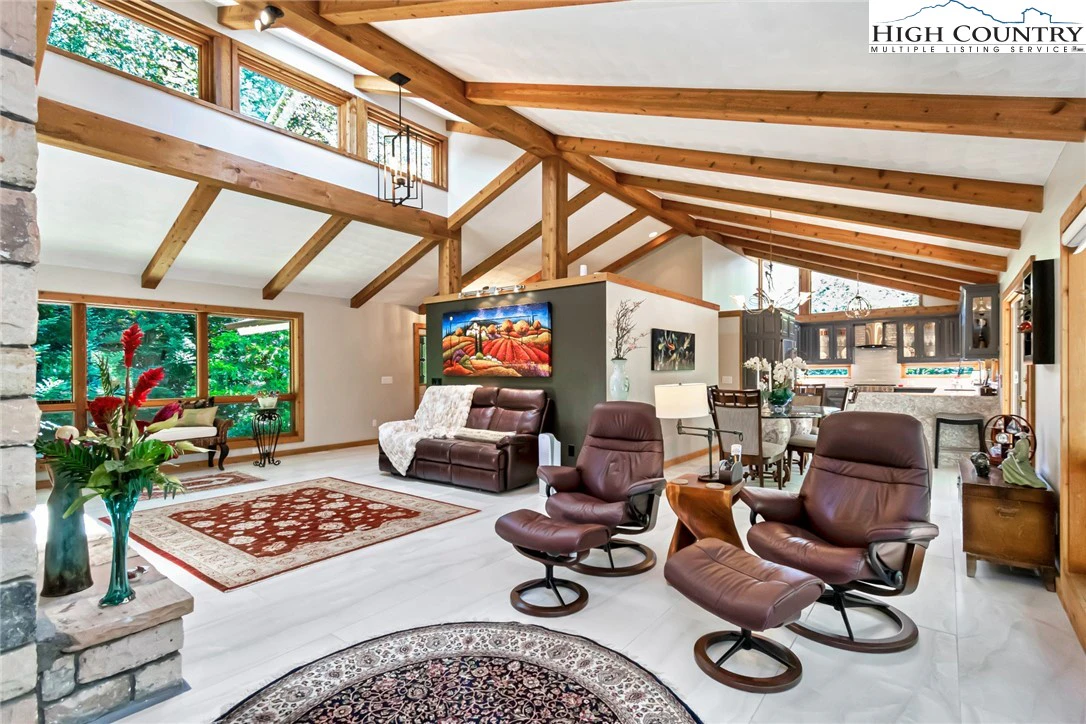 Image number 3 for the current listing