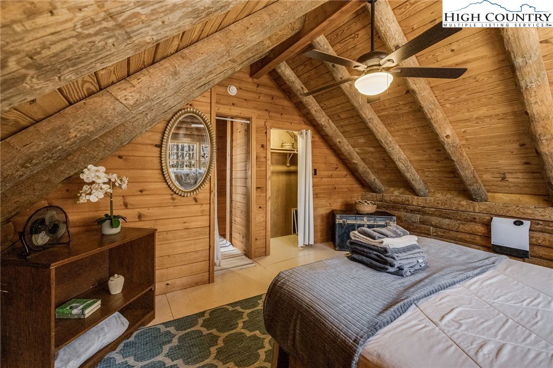 Image number 2 for the current listing
