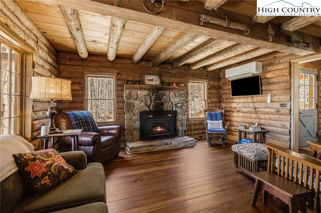 Image number 45 for the current listing