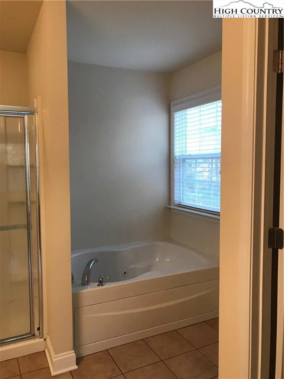 Image number 6 for the current listing