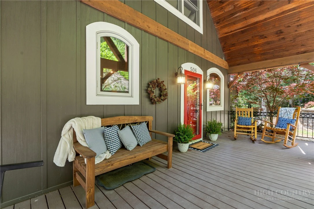 Image number 31 for the current listing