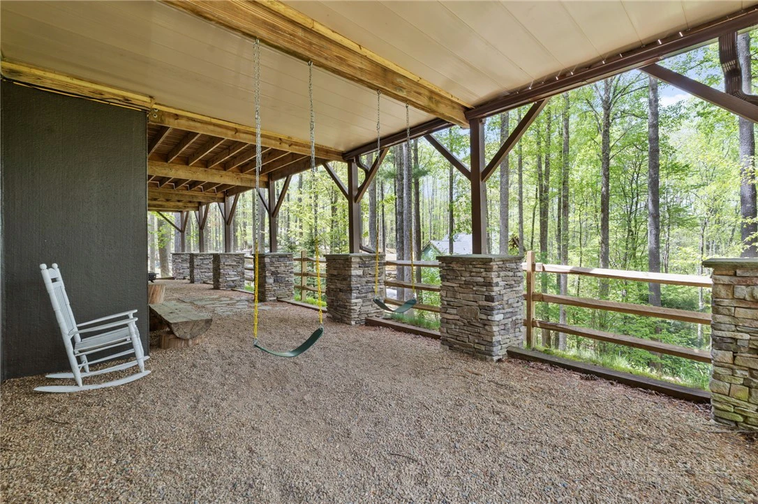 Image number 19 for the current listing