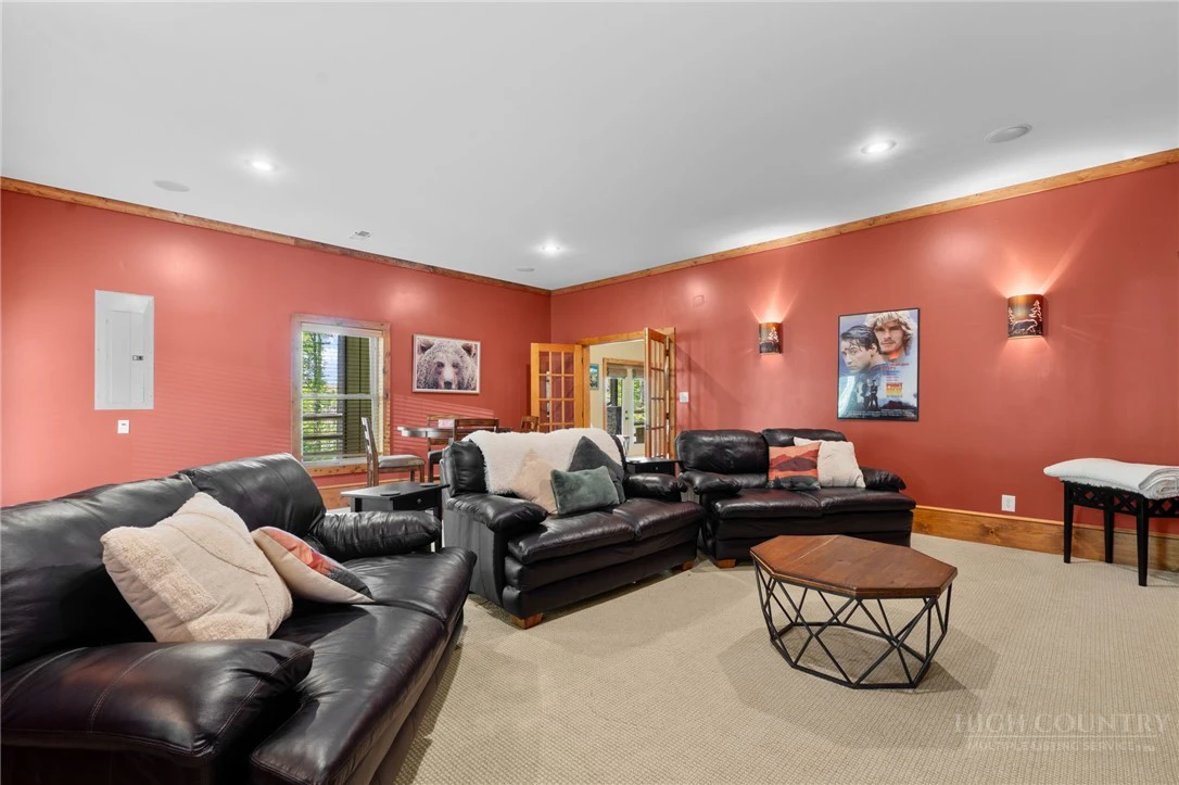 Image number 10 for the current listing