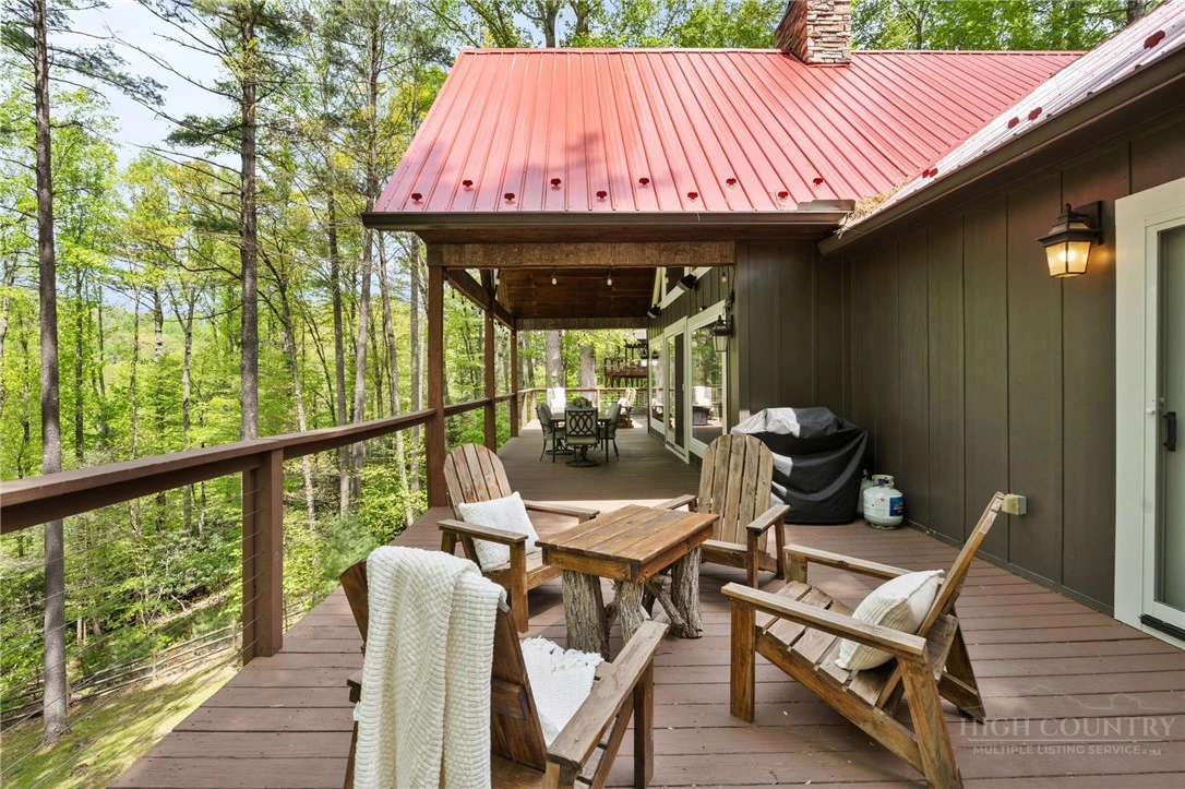 Image number 14 for the current listing