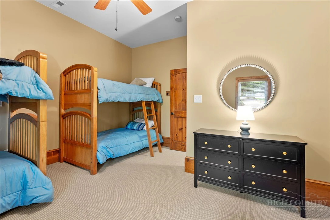 Image number 12 for the current listing