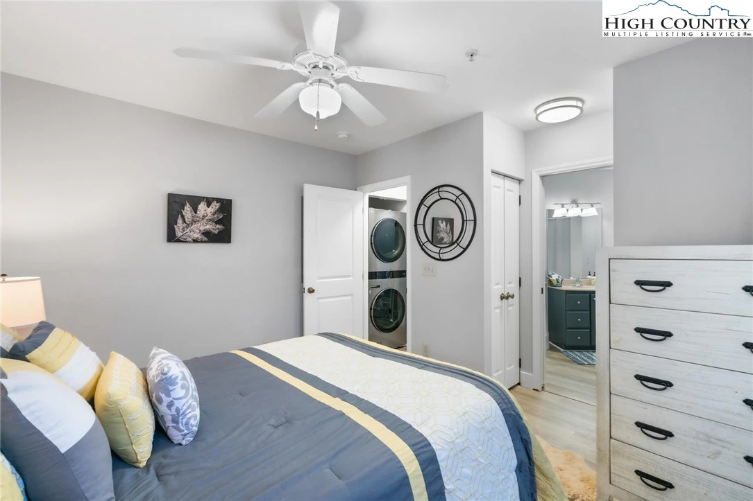 Image number 6 for the current listing