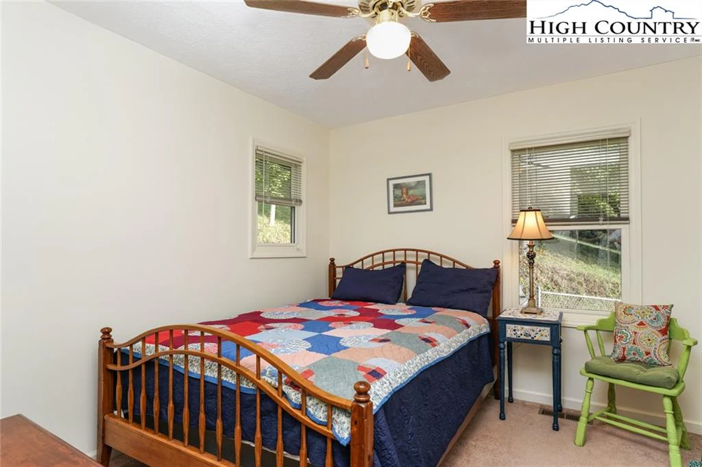Image number 7 for the current listing