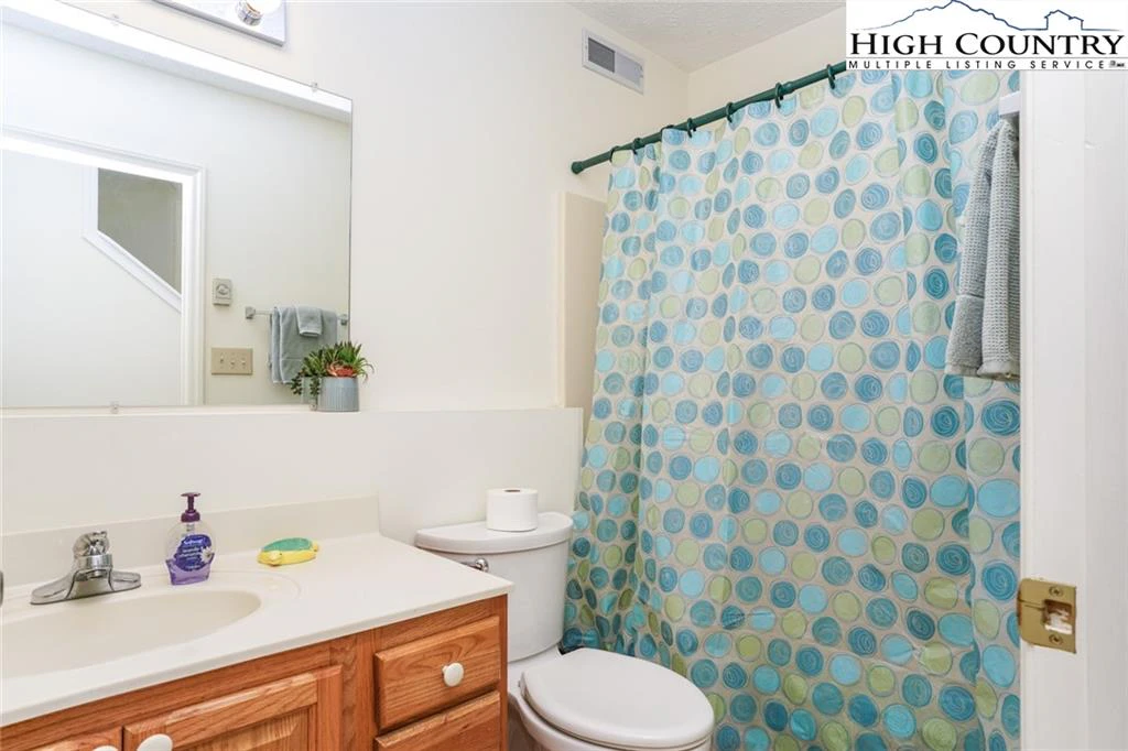 Image number 3 for the current listing