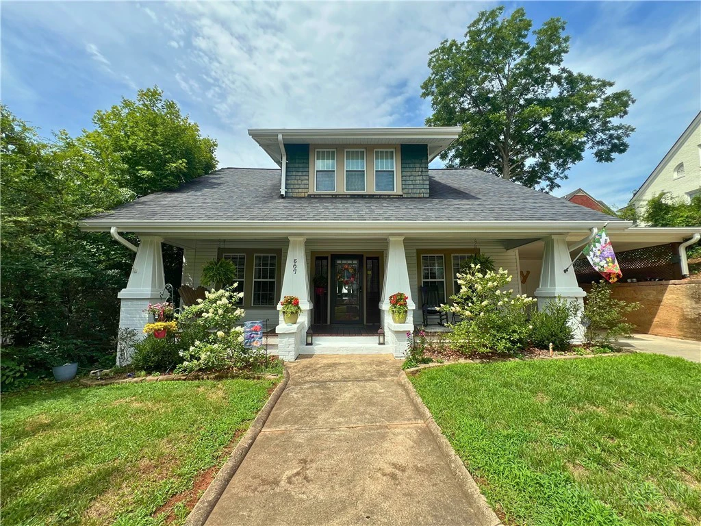 Image number 2 for the current listing